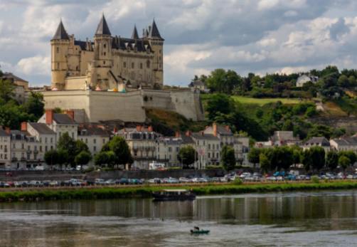 Unterkünfte entlang der Loire: Vom Campingplatz bis zum Schloss