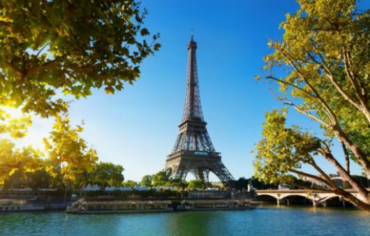 Erkunden von ikonischen Kaufhäusern in Paris