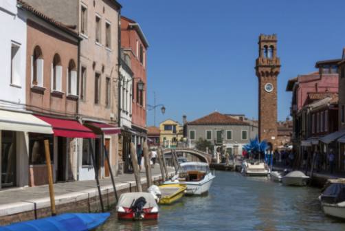 Ikonoische Murano-Glaswerke und wo man sie finden kann.