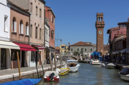 Ein Paradies für Fotografen: Das chromatische Charme von Burano einfangen.