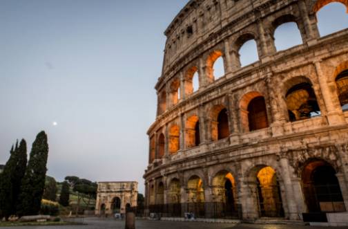 Die Erforschung der antiken Ruinen des Forum Romanum.