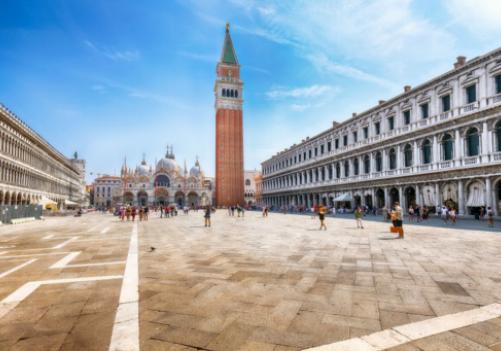 Die besten Bars und Kneipen in Venedig entdecken: Ein Leitfaden für Nachtschwärmer.