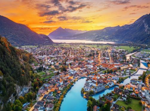 Bungee-Jumping in Interlaken: Springen Sie in den Schweizer Abgrund.