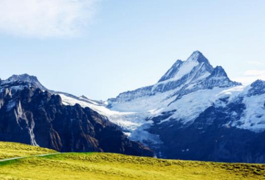 Schweizer Alpen-Nationalparks und Schutzgebiete: Erhaltung natürlicher Schönheit