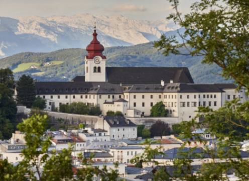 Der Untersberg: Eine Seilbahnfahrt zu den Wolken von Salzburg