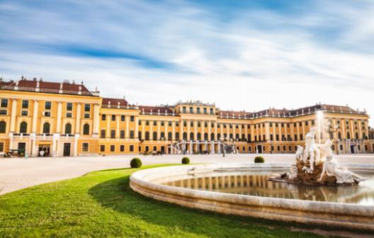 Ein Leitfaden zur legendären Wiener Kaffeehauskultur bei Nacht